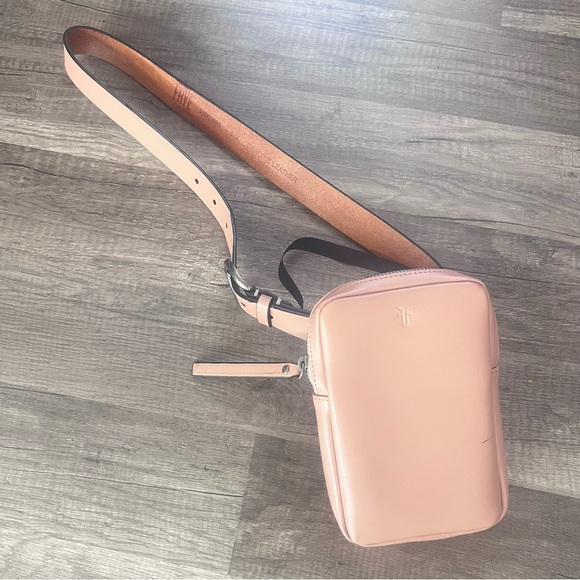 Frye EUC Blush 100% Leather Belt Bag Size S/M - Picture 2 of 8
